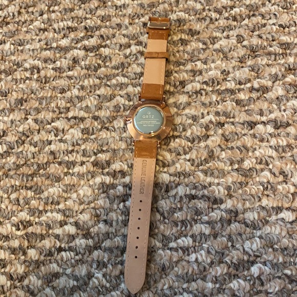 Watch - Picture 2 of 3